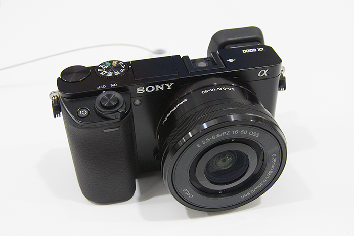 sony ミラーレス一眼　α6000+SEL1670Z